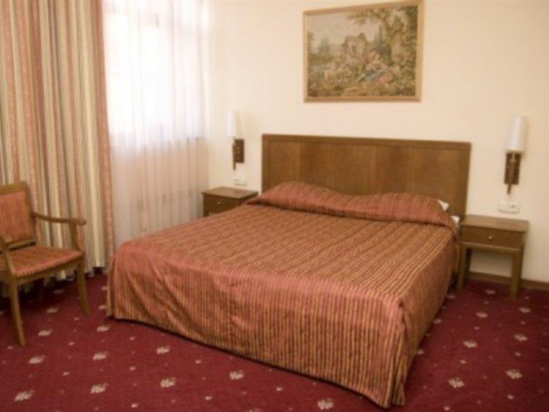 Mozart Hotel Odesa Room photo